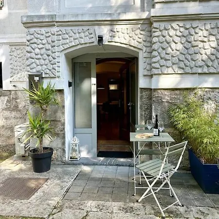 Charming 3-min Walk To Old Town - Free Parking Appartement