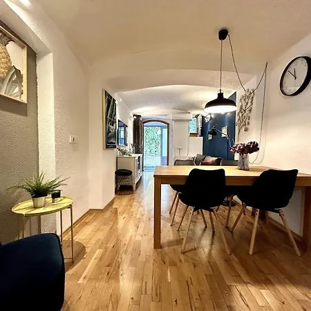 Apartment Charming 3-min Walk To Old Town - Free Parking Ljubljana