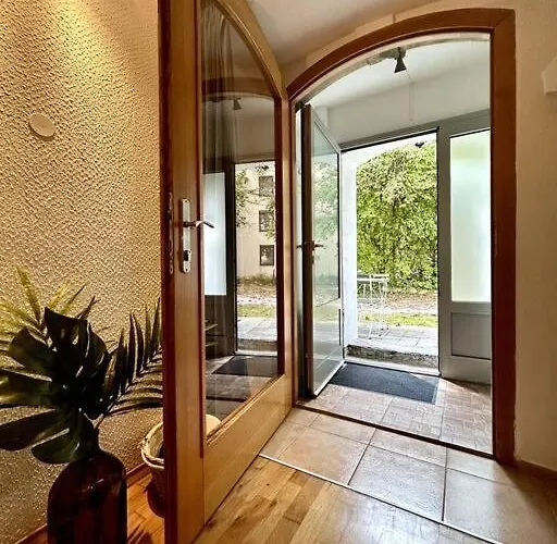 Charming 3-min Walk To Old Town - Free Parking Διαμέρισμα *