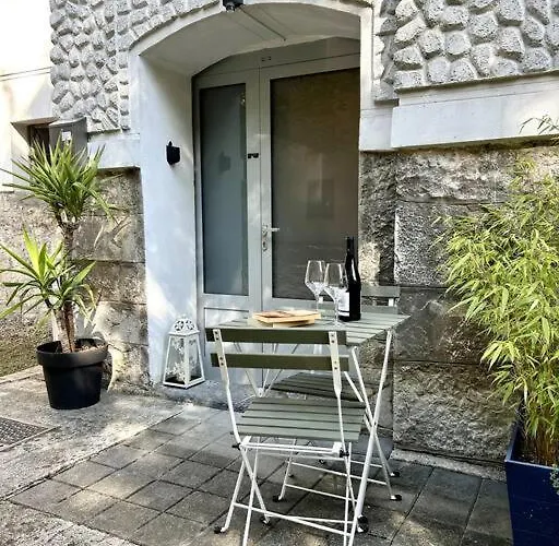 アパート Charming 3-min Walk To Old Town - Free Parking